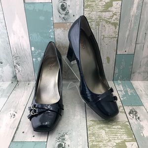 Me Too “Play” Blue Patent Leather Heels Size 9